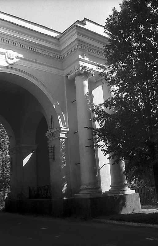 Правий пілон