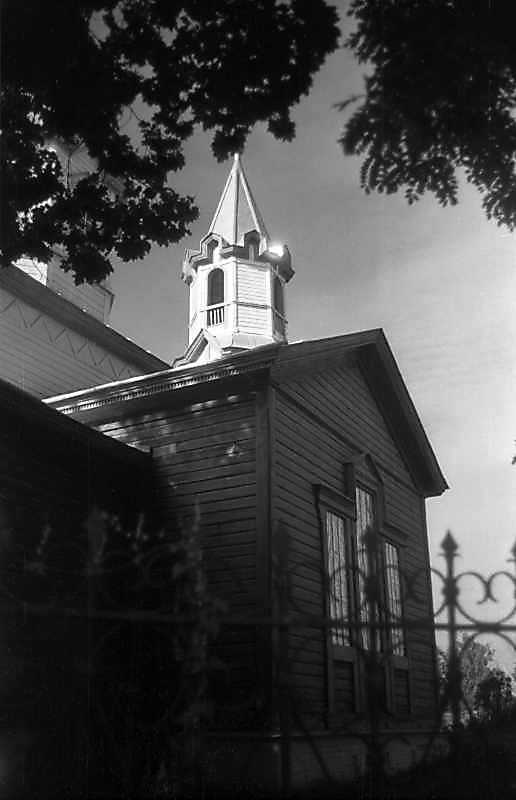 1993 р. Бічне рамено на тлі дзвіниці.…