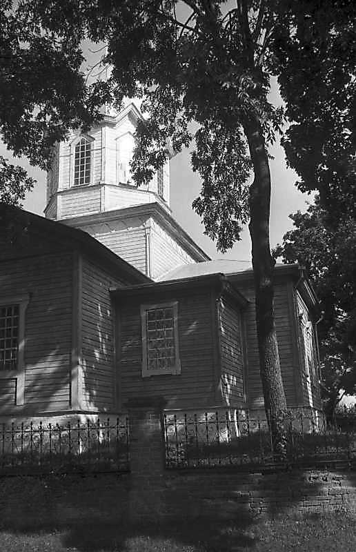 Нава та вівтар