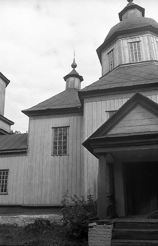 1993 р. Бабинець і нава. Вигляд з півдня