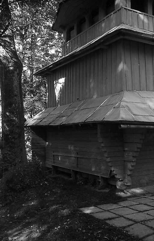 1993 р. Південна стіна дзвіниці.…