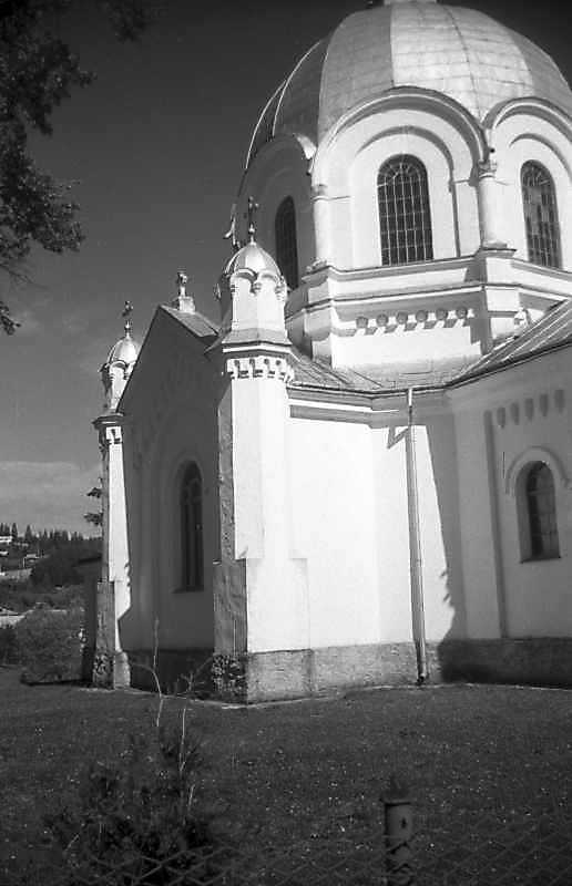 1993 р. Бічне рамено і нава. Вигляд з…