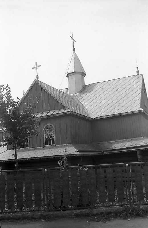 1994 р. Бічне рамено і вівтар. Вигляд…