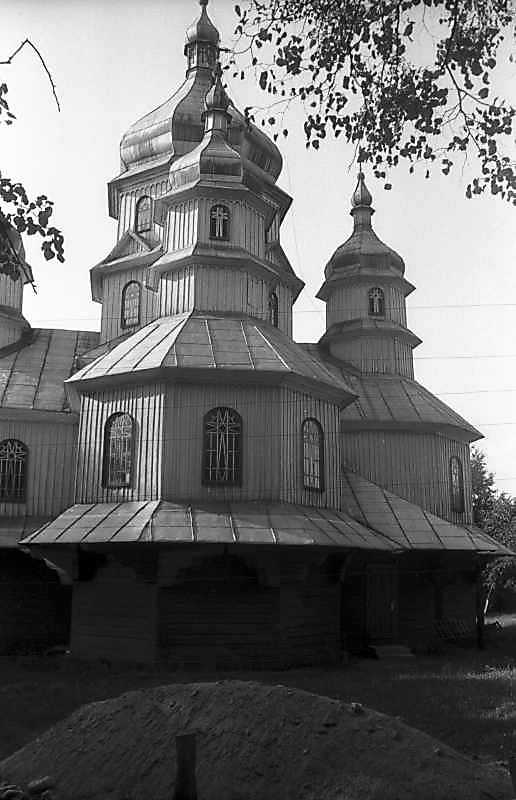 Нава та вівтар