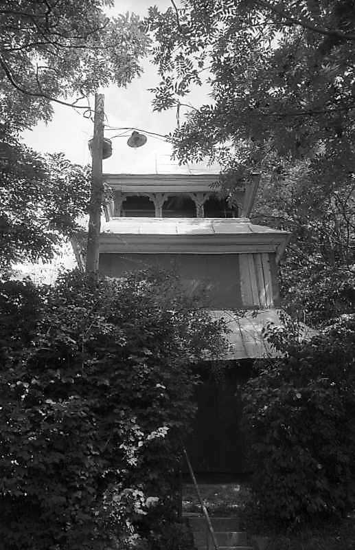 1994 р. Дерев’яна дзвіниця. Вигляд з…