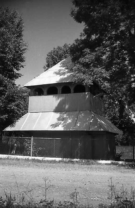 1994 р. Дзвіниця. Вигляд із заходу