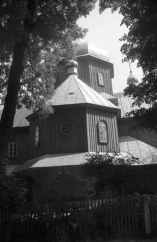 1994 р. Нава старої церкви. Вигляд з…