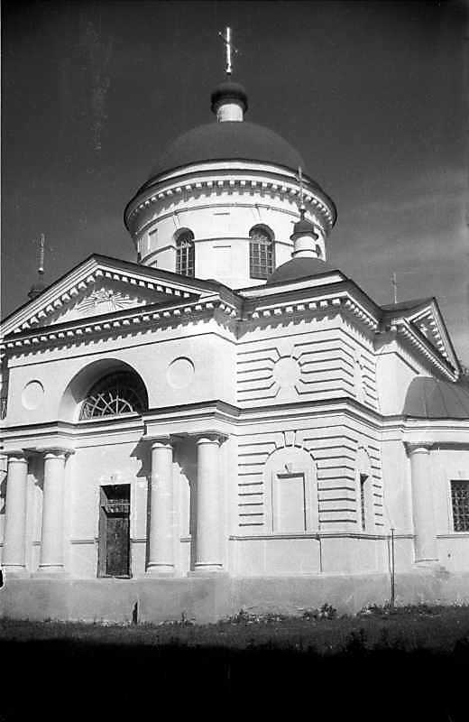 Бічний фасад