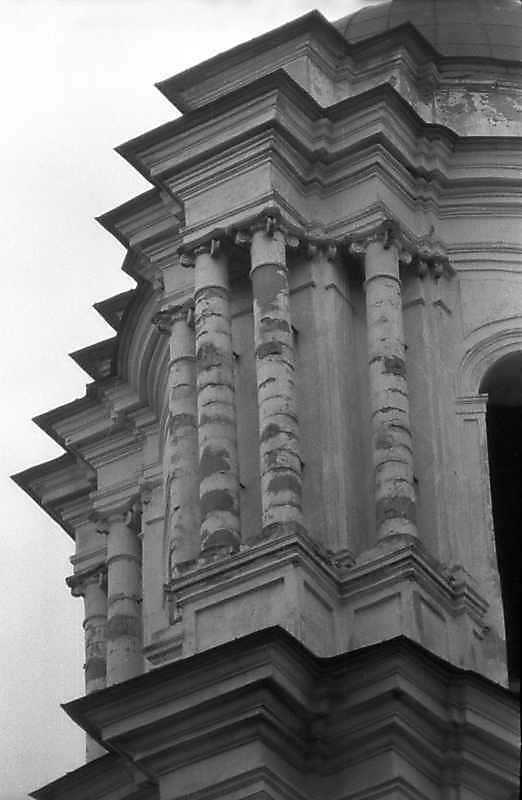 Колони 4-го ярусу (ліва група)