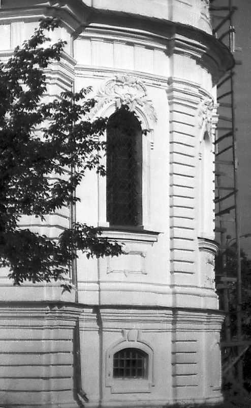 Фрагмент 1-го ярусу та цоколя