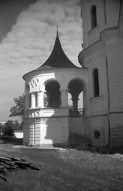 1994 р. Південно-західний ґанок.…