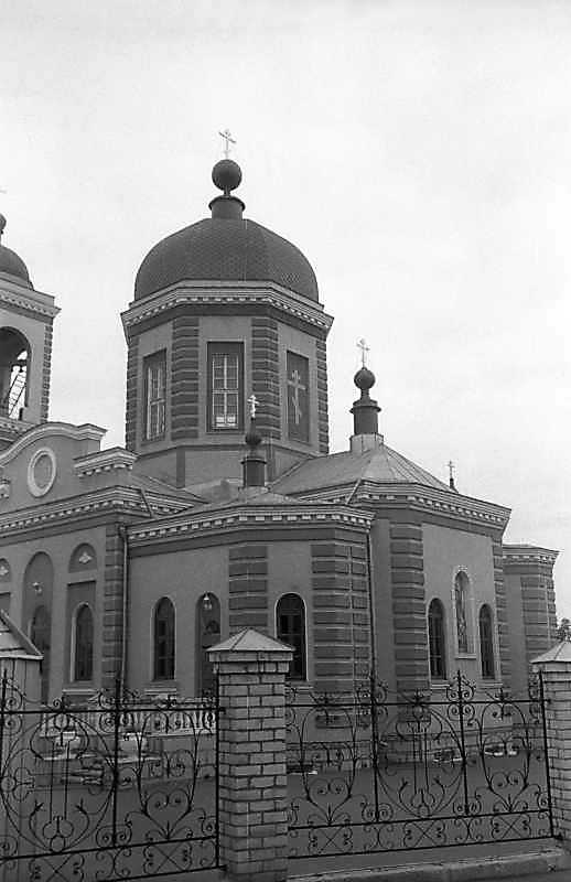 Нава та вівтар