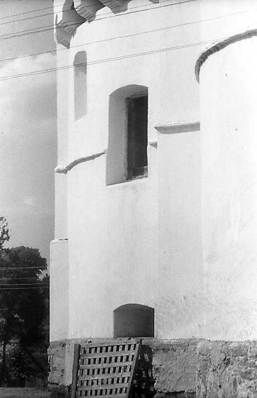 Нижня частина західної конхи