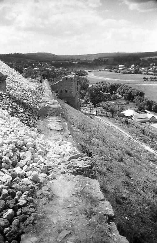 1995 р. Північно-західний мур та…