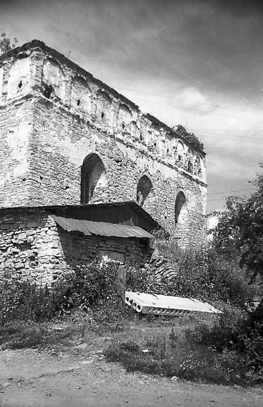 Бічний фасад