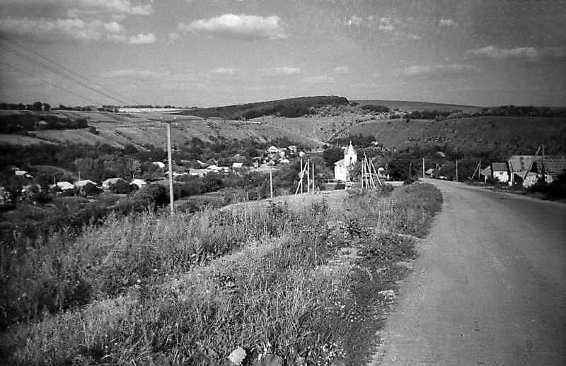 1995 р. Панорама села з церквою із…