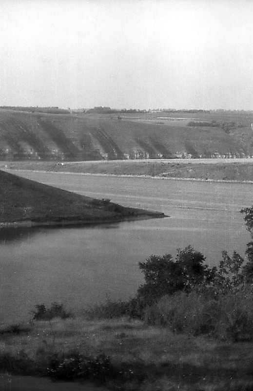 Гирло Мукші (ближче) та Дністровське…