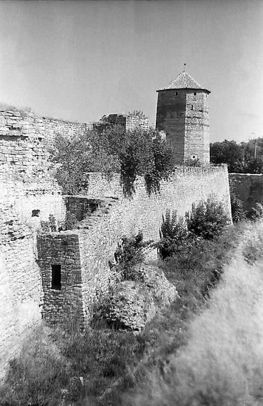 1995 р. Південний фронт з баштами 8,…