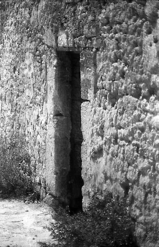 1995 р. Двері башти 18 в ракурсі.…