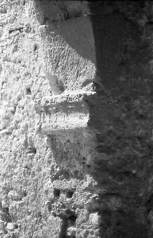 Капітель арки проїзду