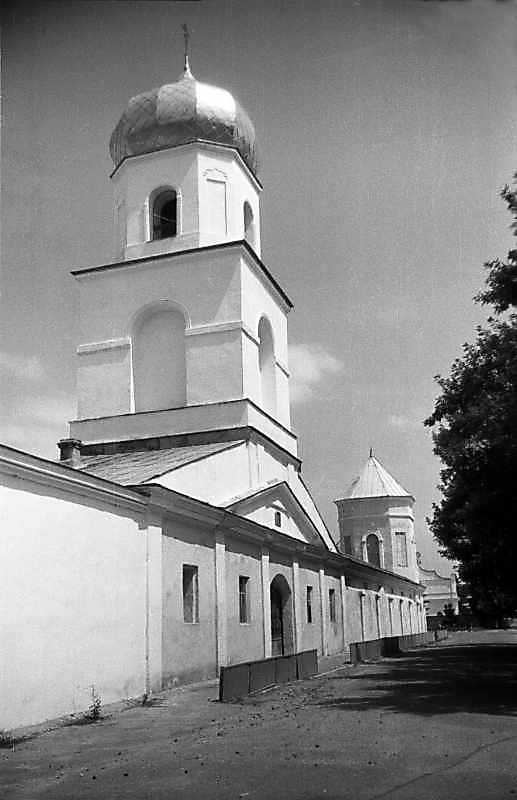 1996 р. Дзвіниця і наріжна башта.…