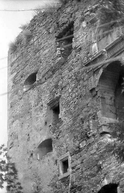 Фрагмент південно-західної стіни