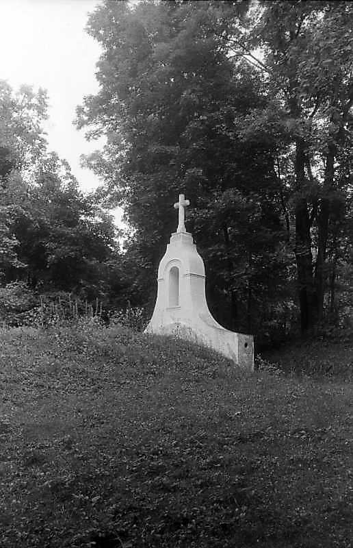 Фронтон з хрестом