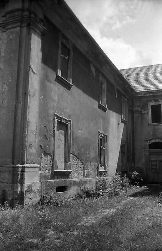 1996 р. Внутрішній двір корпусу келій.…