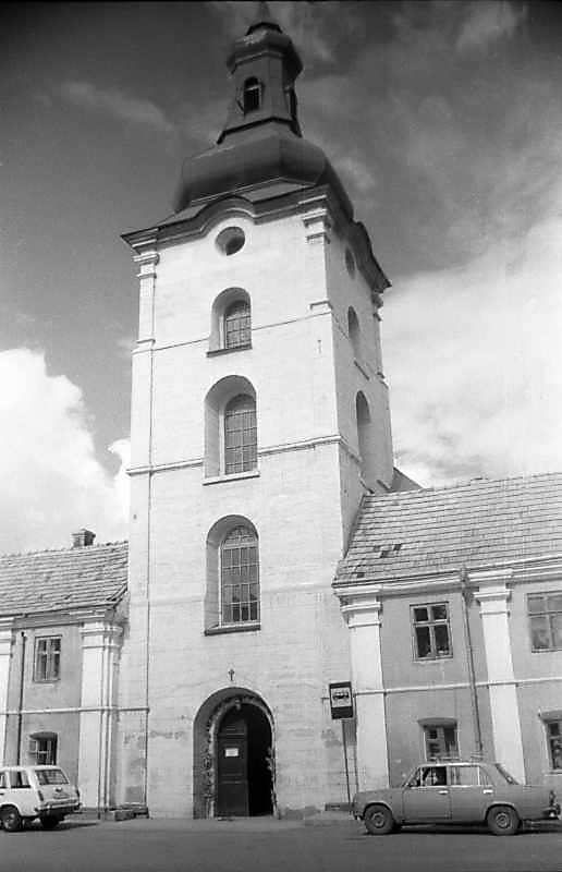 1996 р. Башта на головному фасаді