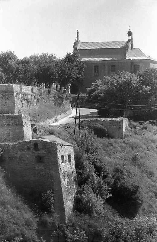 1996 р. Вірменський бастіон та костел…