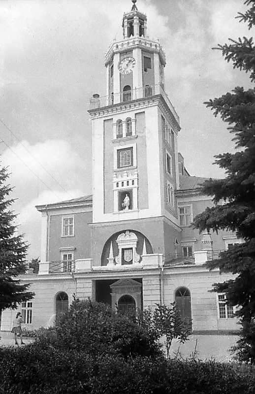 1997 р. Головний фасад