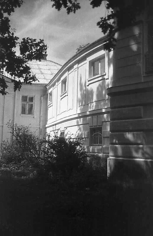 1997 р. Фрагмент флігеля і галерея.…