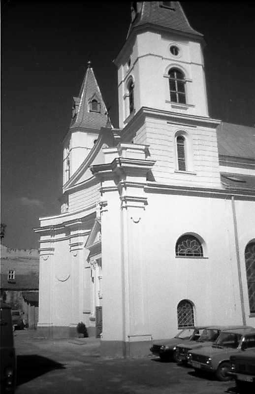 1997 р. Головний фасад у ракурсі