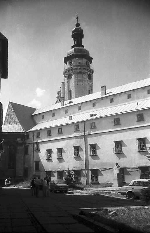 1997 р. Фрагмент східного фасаду.…