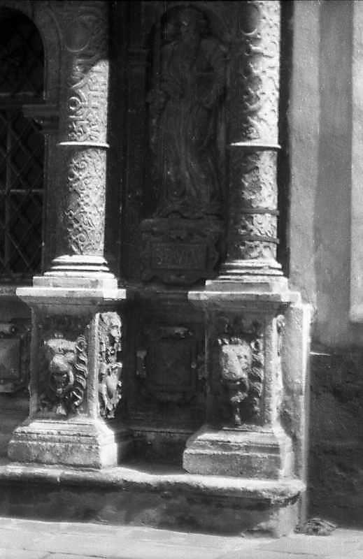 Західний фасад. Поле 15