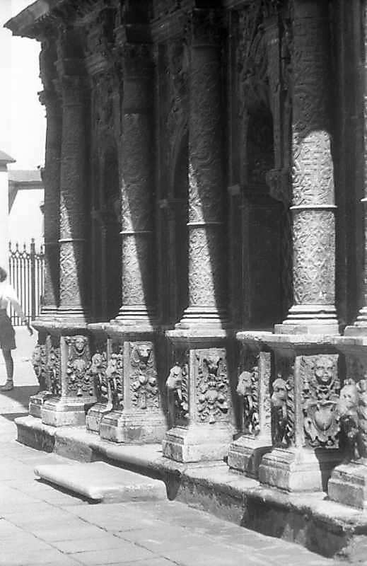 1997 р. Західний фасад. Перший ярус у…