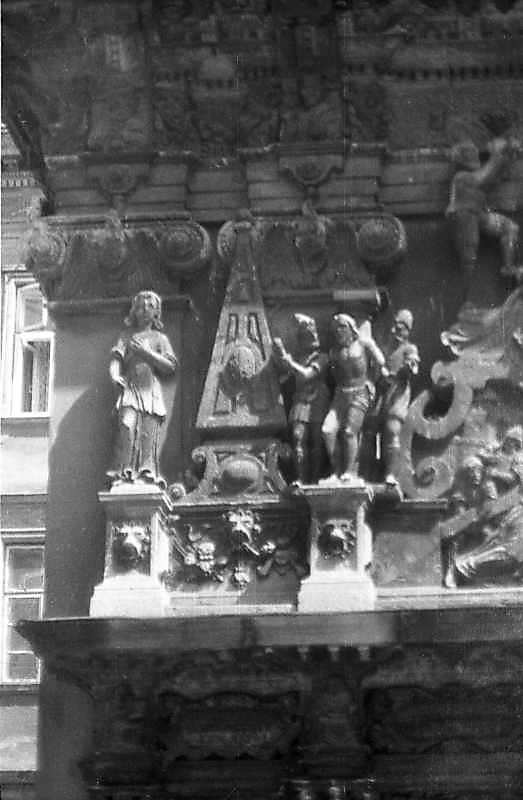 Західний фасад. Поле 21