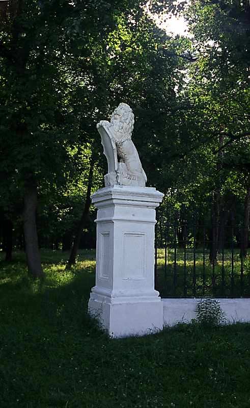 2000 р. Південний стовп брами