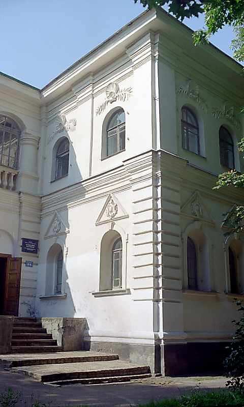 2000 р. Фрагмент головного фасаду