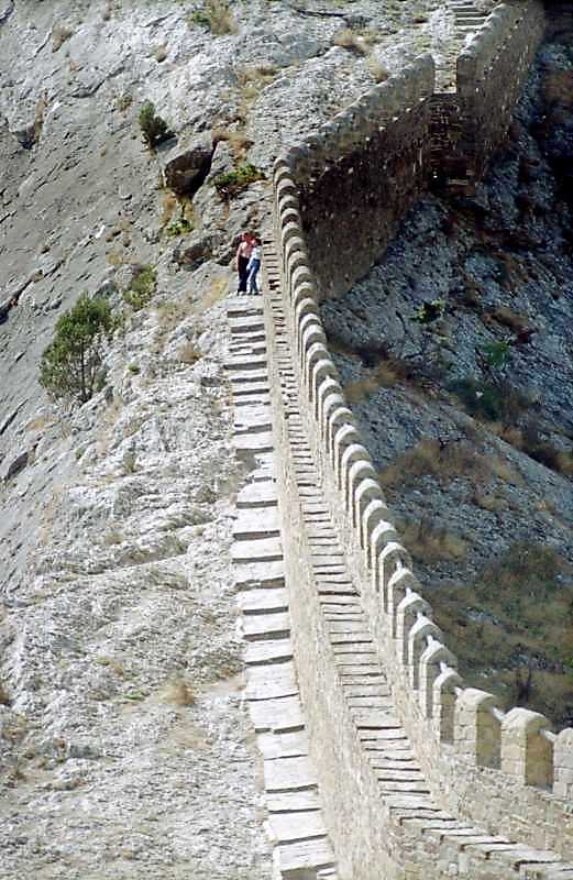 Оборонний мур