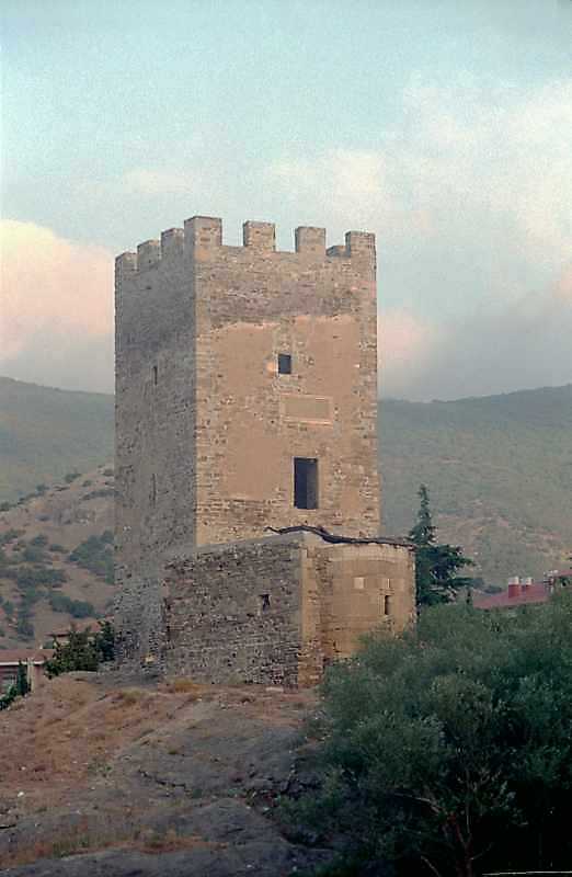 Башта і церква