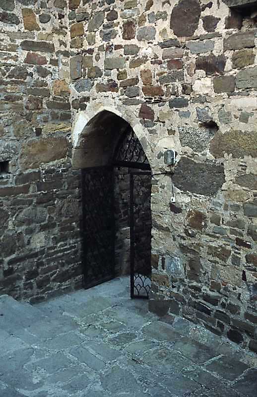 2002 р. Фіртка у двір Консульського…