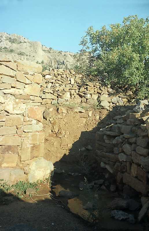 2002 р. Фрагмент північно-східного (?)…