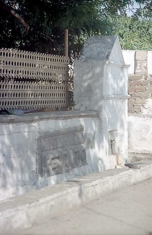 2002 р. Фонтан у перспективі вулиці