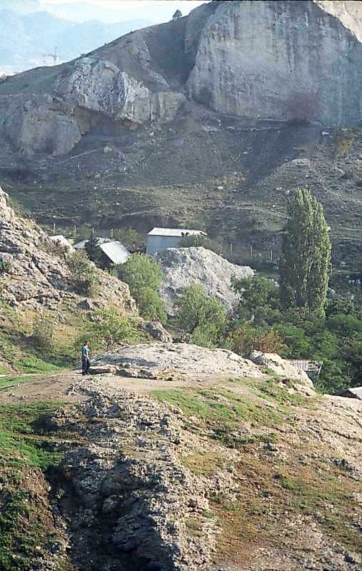 Церква на північний схід від фортеці