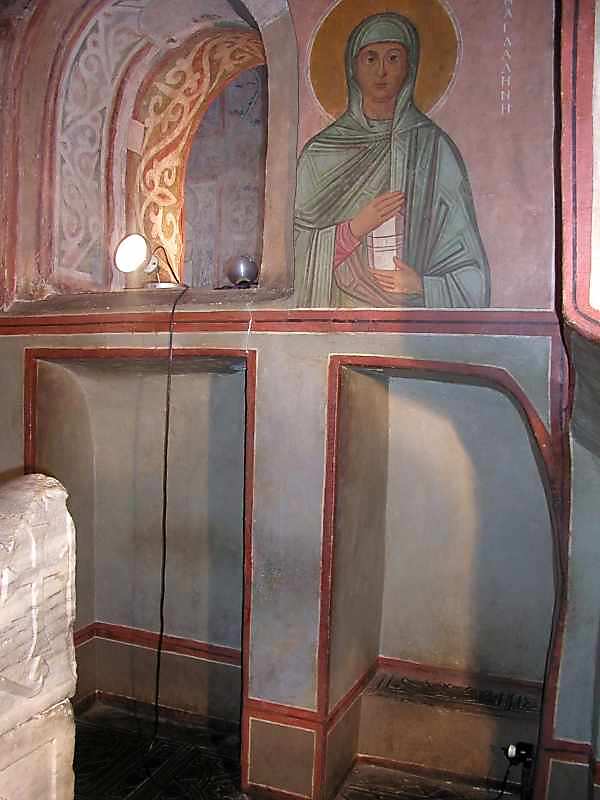 2005 р. Північно-західна внутрішня галерея. Апсида Володимирського вівтаря.… 2005 р. Північно-західна внутрішня…