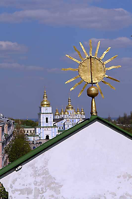 2007 р. Східний фронтон Софії та…