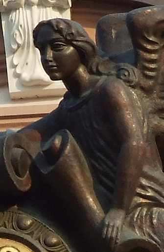 Півпостать правого генія