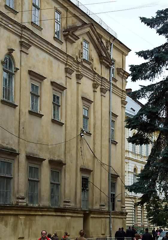 Фрагмент головного фасаду