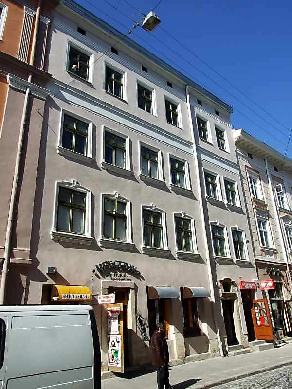 14 вересня 2007 р. Фото М.І.Жарких. Під № 3 до 1939 року був ювелірний… Будинок (№ 3)